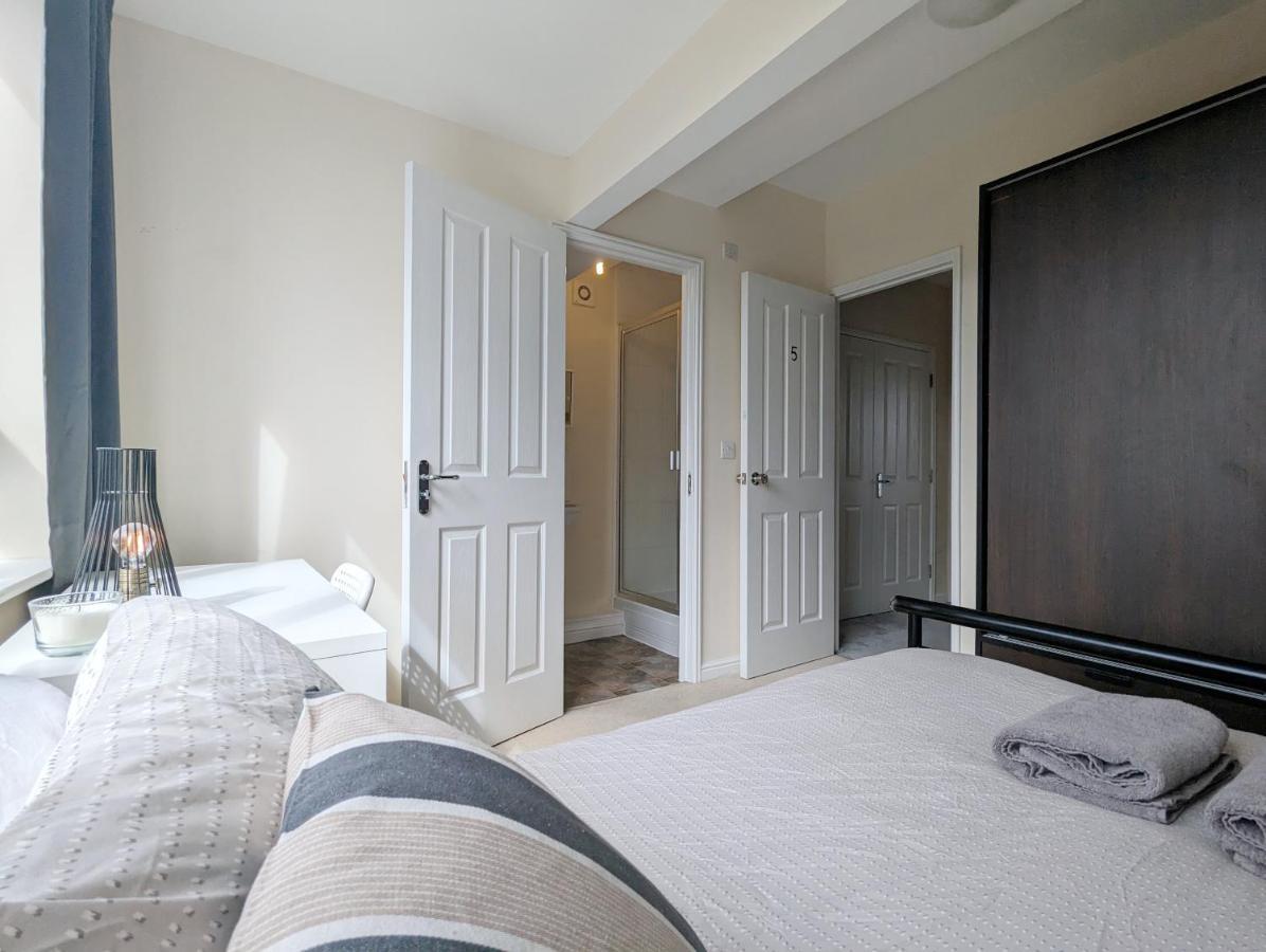 Guest Rooms Near City Centre & Dock Free Parking ليفربول المظهر الخارجي الصورة