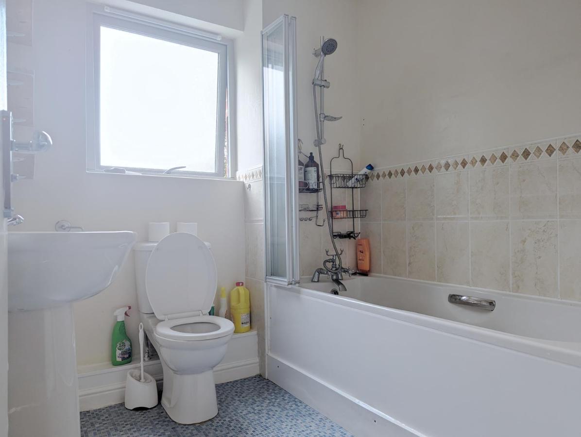 Guest Rooms Near City Centre & Dock Free Parking ليفربول المظهر الخارجي الصورة