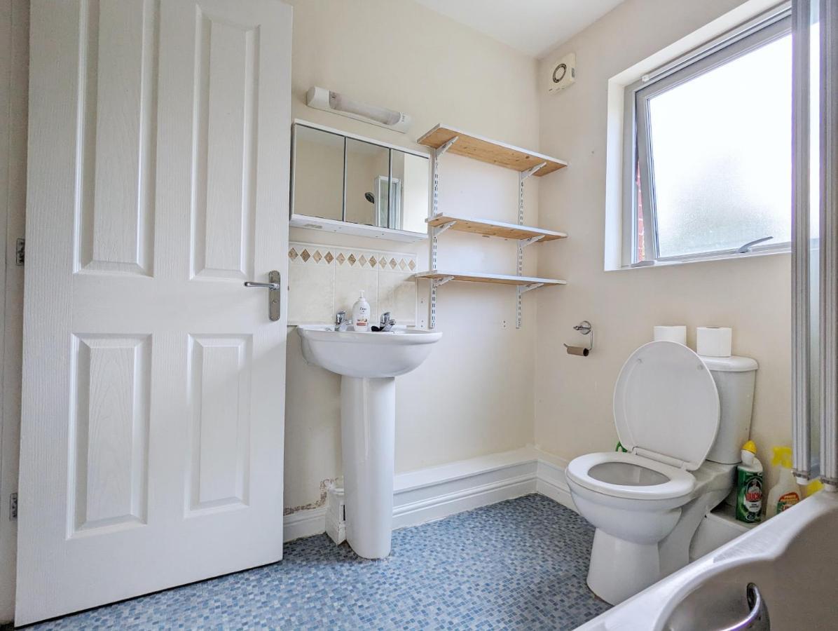 Guest Rooms Near City Centre & Dock Free Parking ليفربول المظهر الخارجي الصورة