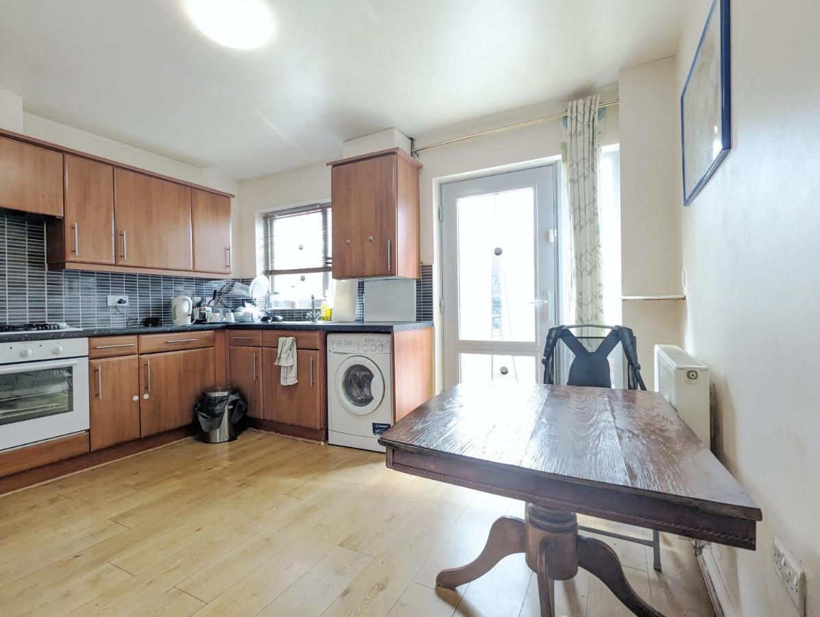Guest Rooms Near City Centre & Dock Free Parking ليفربول المظهر الخارجي الصورة